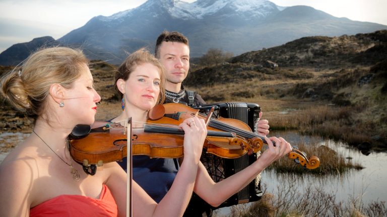 Kosmos: A Musical Journey Beyond Boundaries